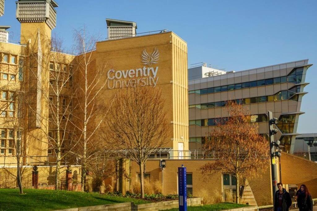 Apartment Homely 3 Bed Town House In City Centre
