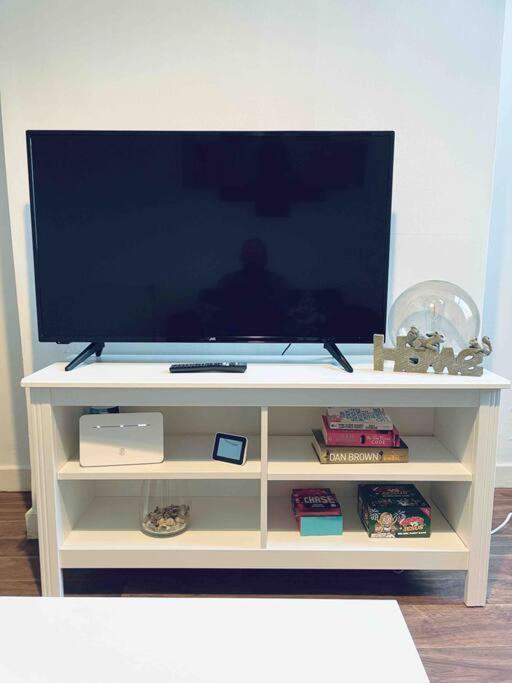 Apartment Homely 3 Bed Town House In City Centre *